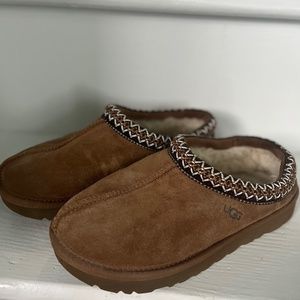 Chestnut slip on UGG